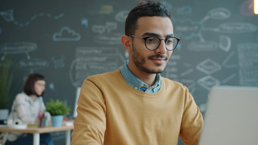 7 مؤشرات أداء (KPIs) يجب مراقبتها في قمع مبيعاتك لعام 2026 1 KPIs