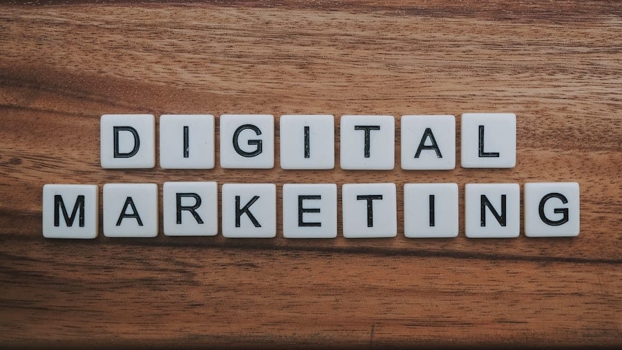 دليل تكلفة التعاقد مع مستشار تسويق إلكتروني: استثمار أم عبء مالي؟ 2 Photo Cost of hiring a digital marketing consultant